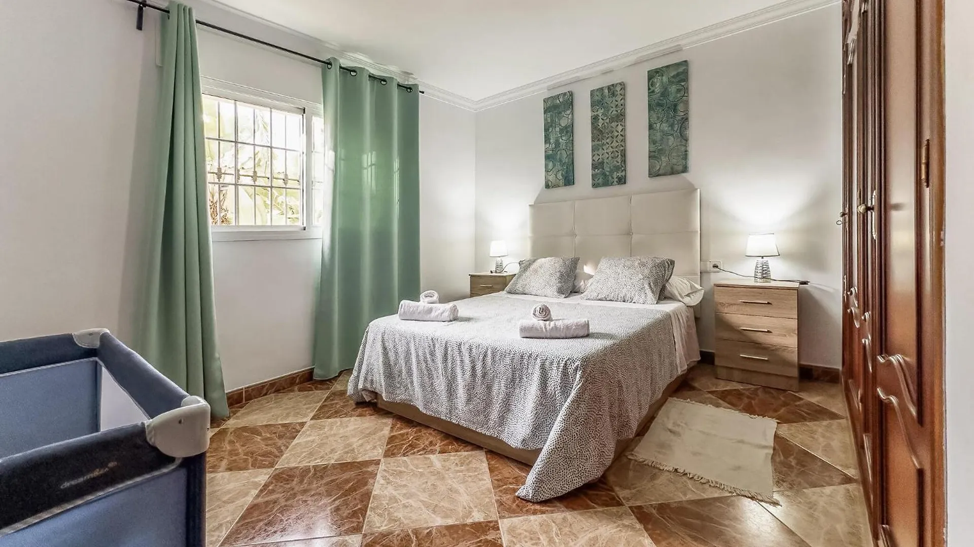 Beautiful Home In アラウリン・デ・ラ・トレ 別荘