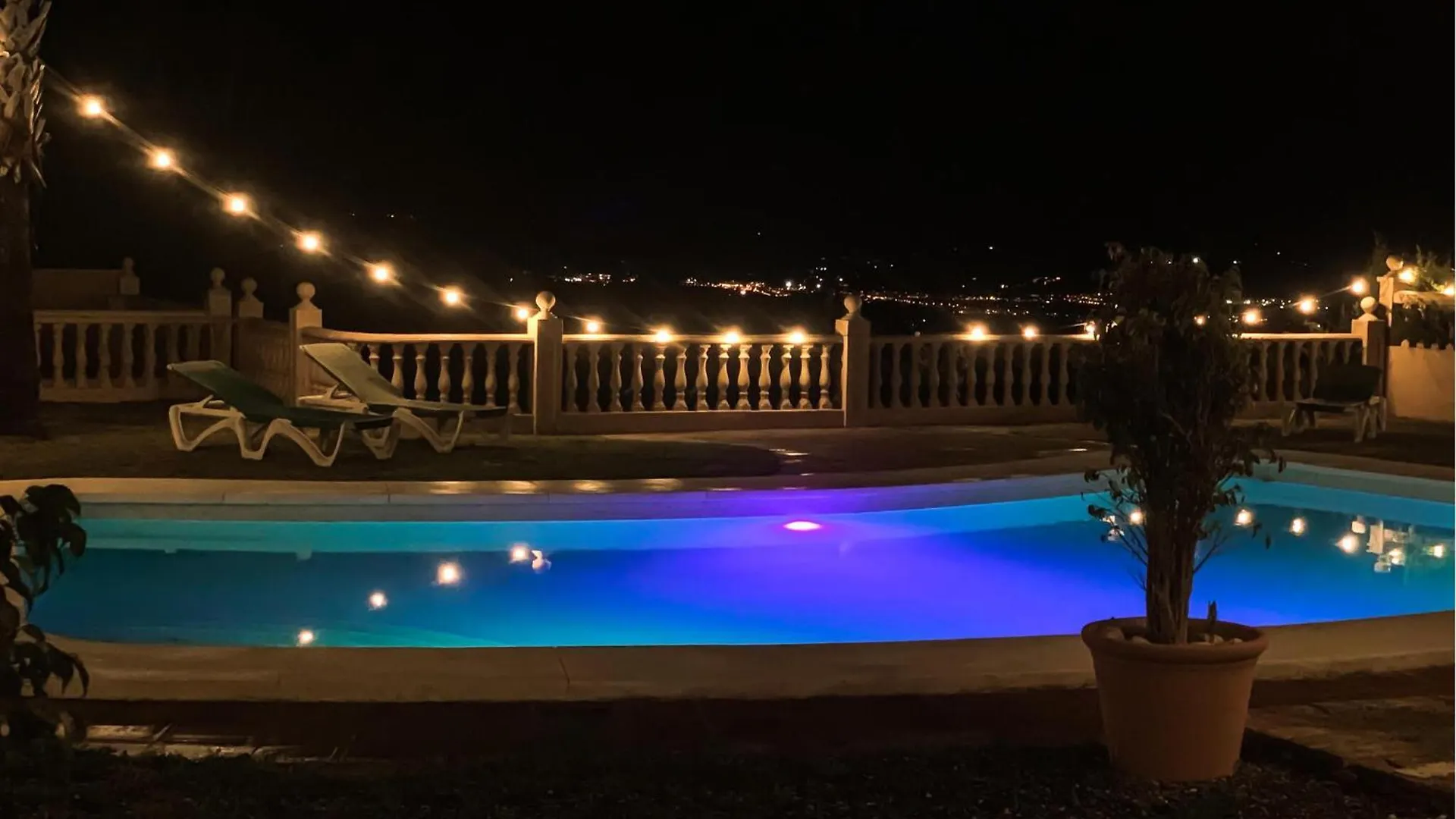 Beautiful Home In アラウリン・デ・ラ・トレ スペイン